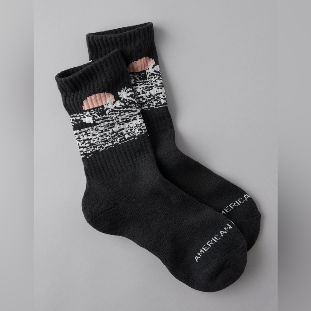 NWT!! American Eagle Coastline Crew Socks
